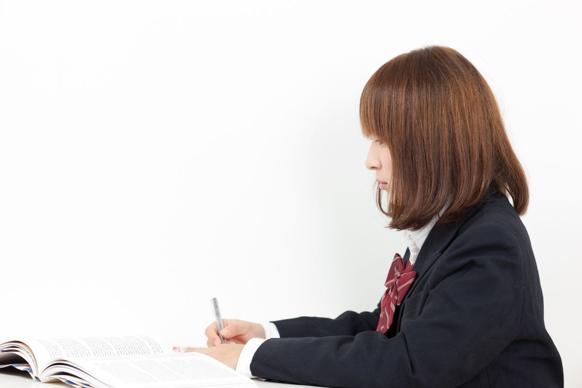 英語の文法を復習するイメージ