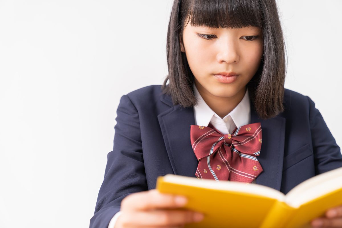 勉強内容を整理する様子