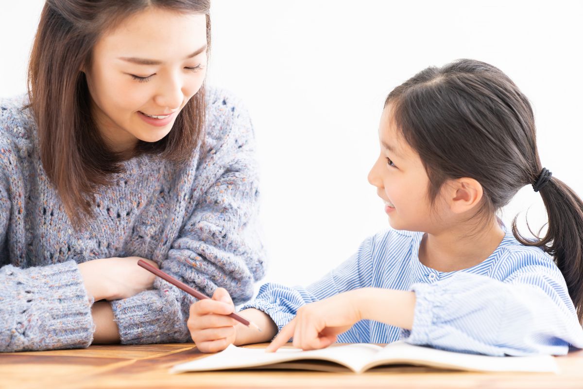 親子で学習の目標を考える様子