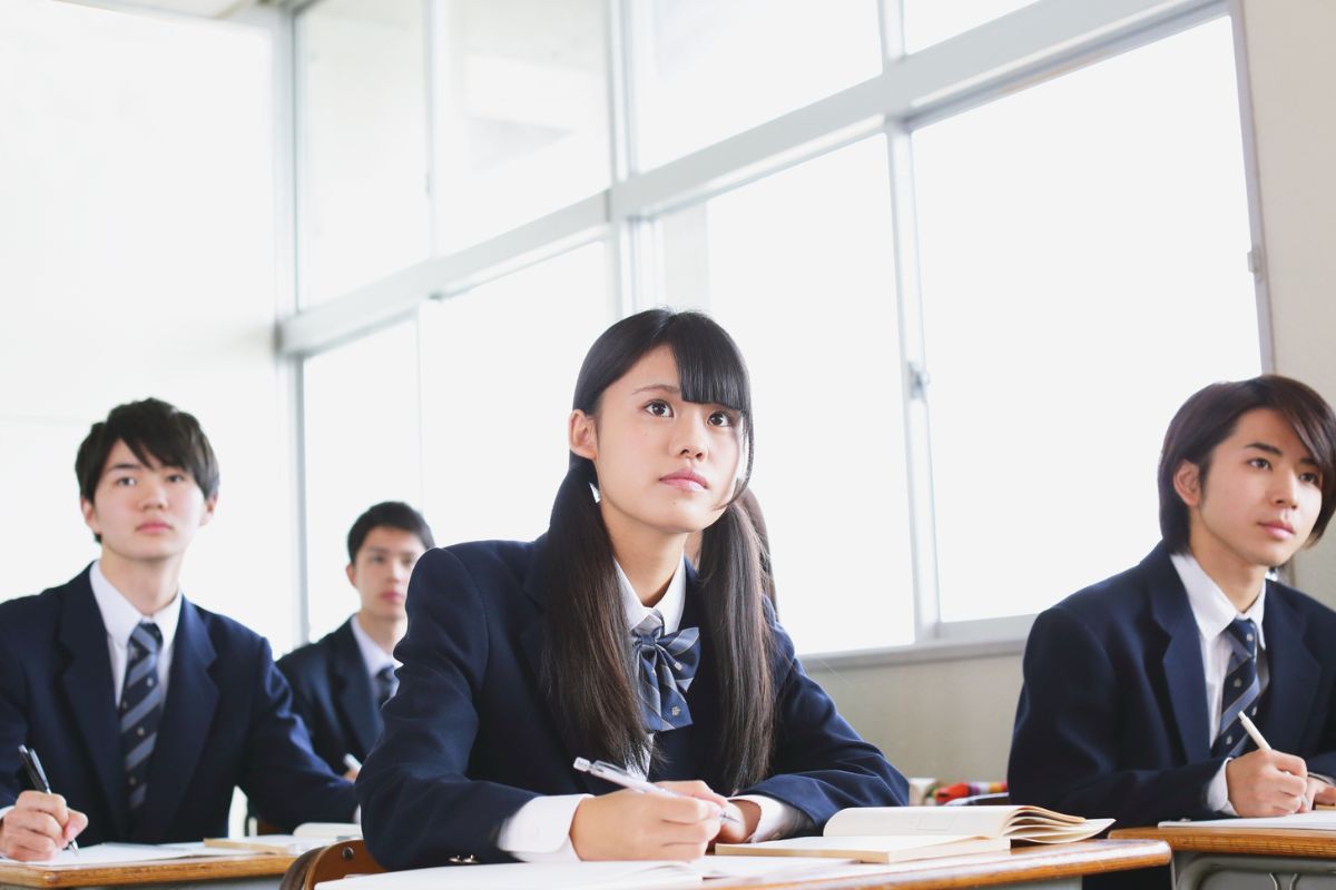高校の授業に向けて学習する様子