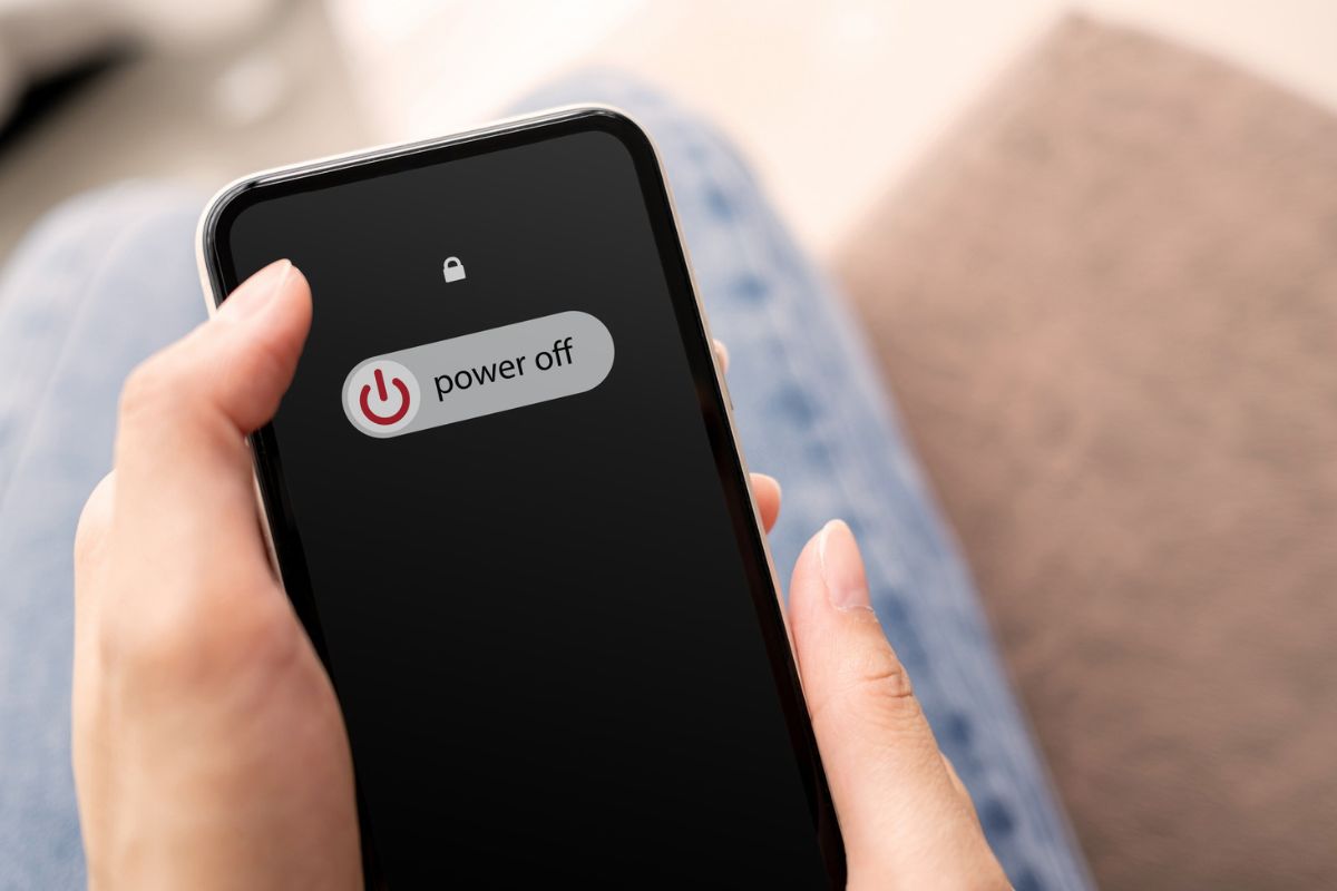 スマートフォンを遠ざけて勉強に集中する