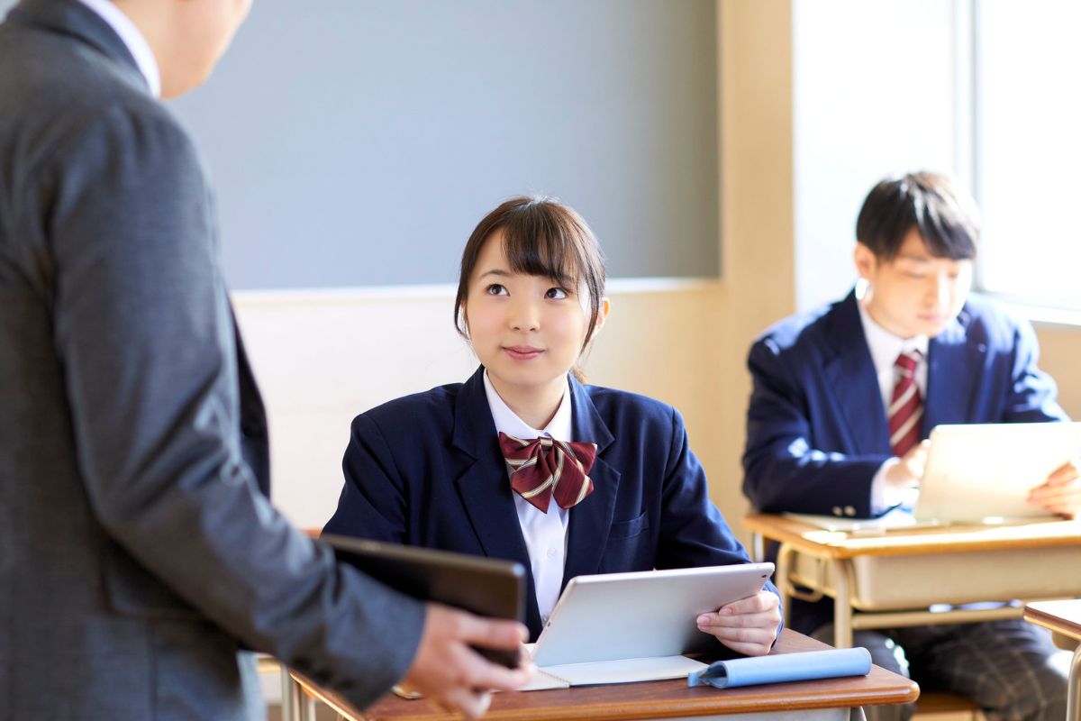勉強の計画を立てて学習に取り組む様子