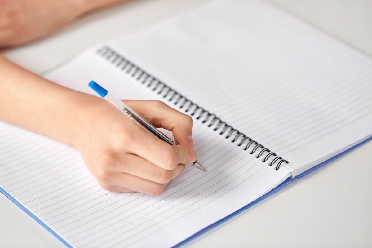 学習を振り返り次の目標に向けて取り組む様子