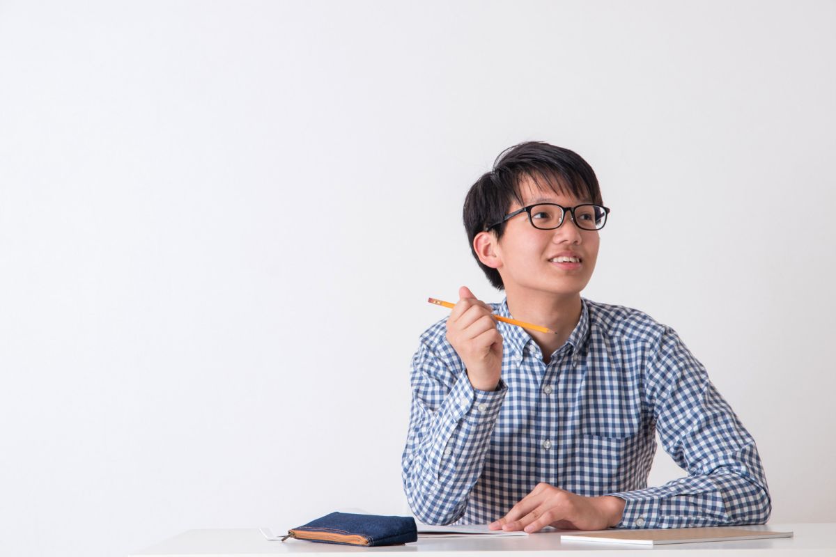 目標を達成して喜ぶ女性