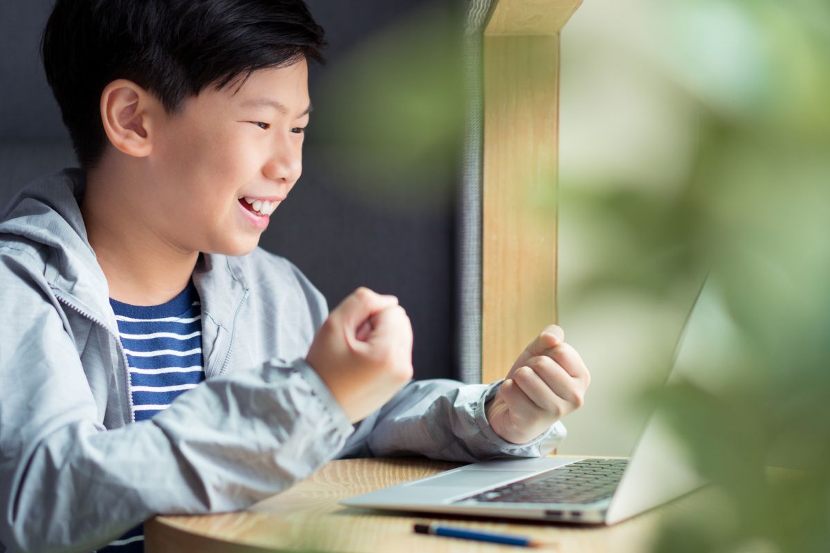 数学の学習を通じて自信をつけるイメージ